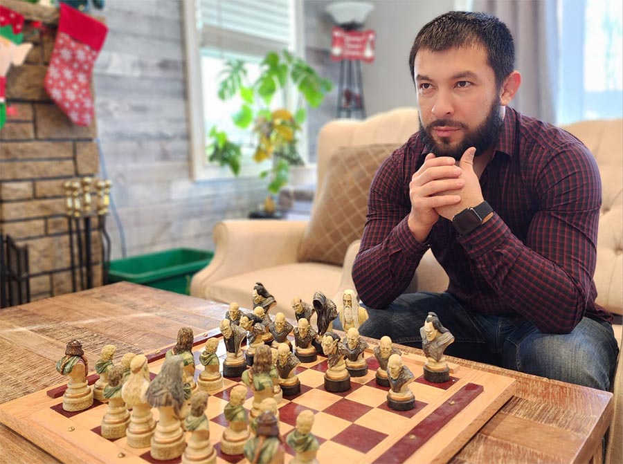 Arslan Otchiyev - Chess Tutor